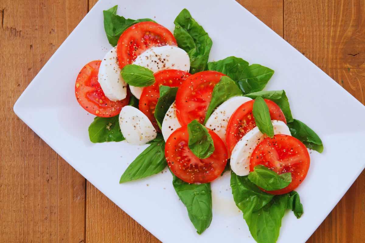 piatto di caprese