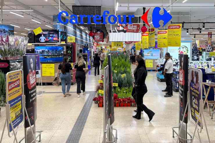Entrata supermercato Carrefour