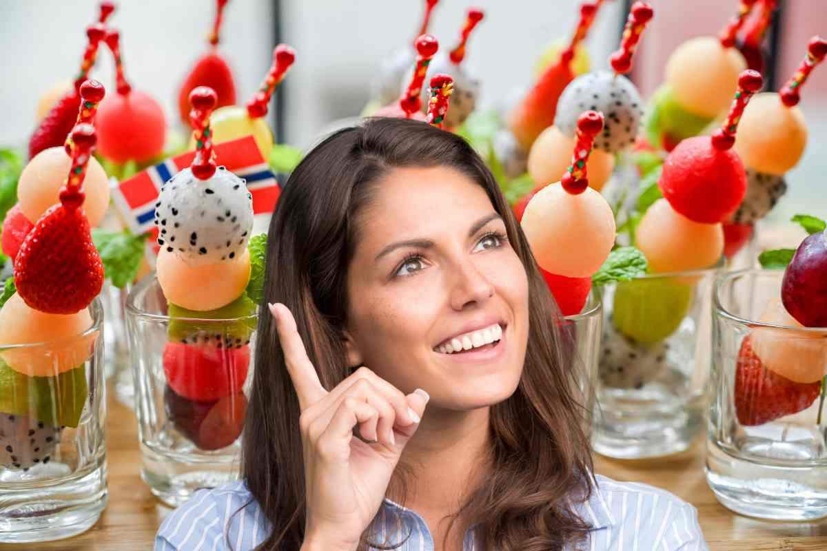 Questi spiedini fantasiosi sono un tripudio di sapori e colori: immancabili in un antipasto top