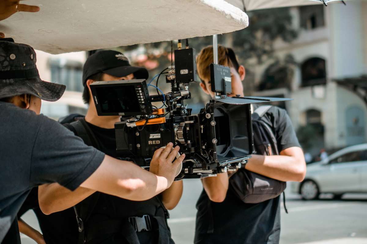 Troupe cinematografica e macchina da presa