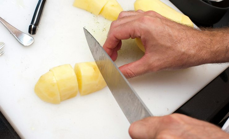 taglio delle patate 