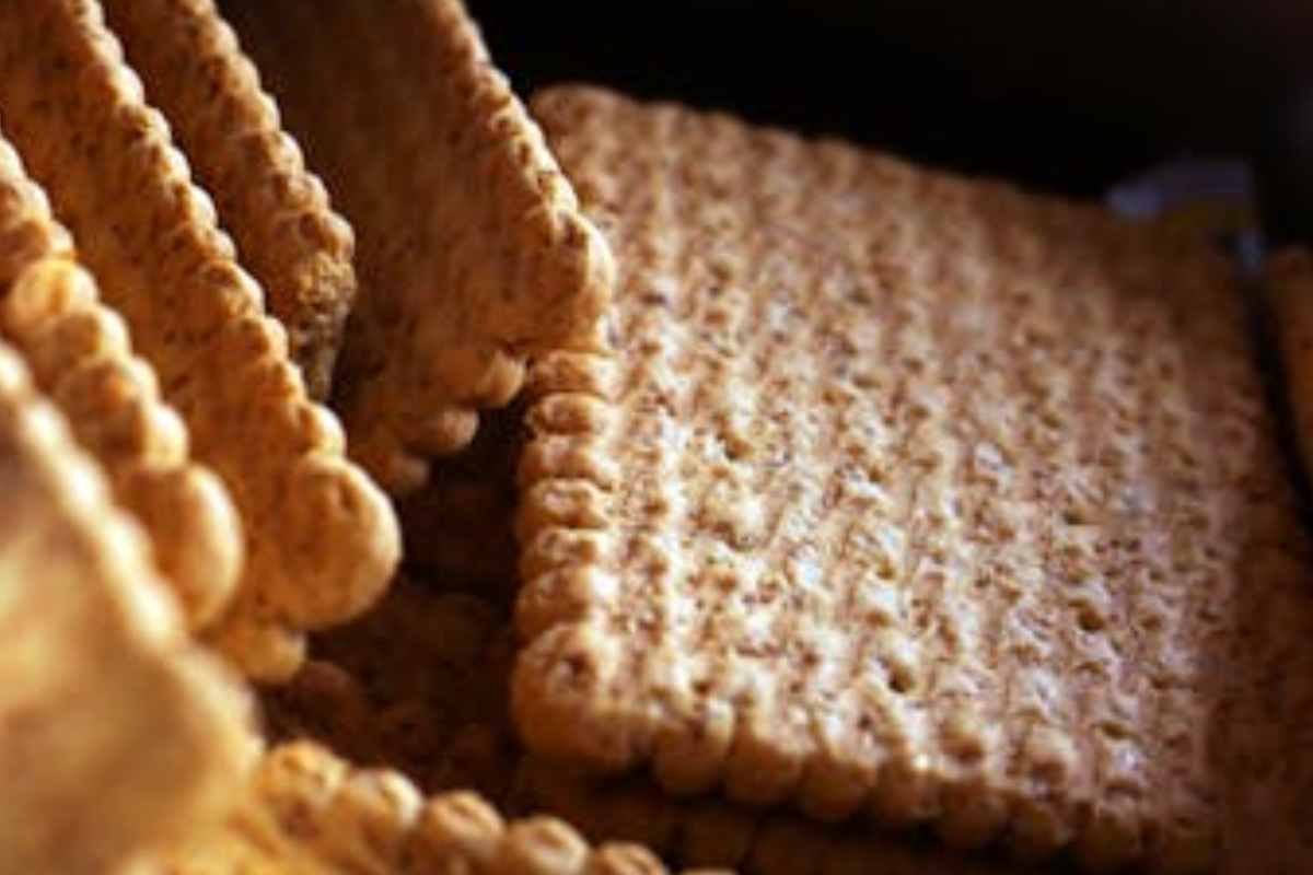 Dei biscotti integrali di tipo frollino