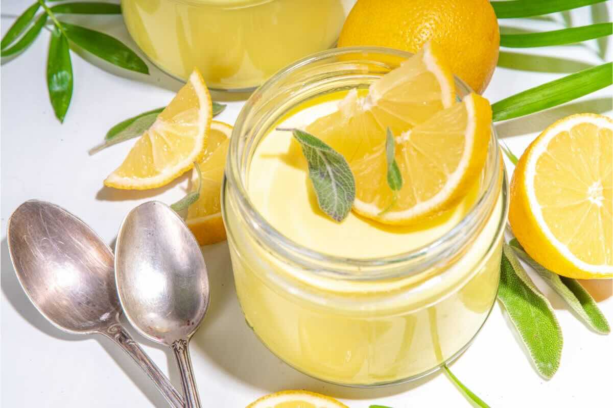 Ormai non compro più il gelato: come fine pasto preparo questo dessert al limone e lo apprezzano tutti