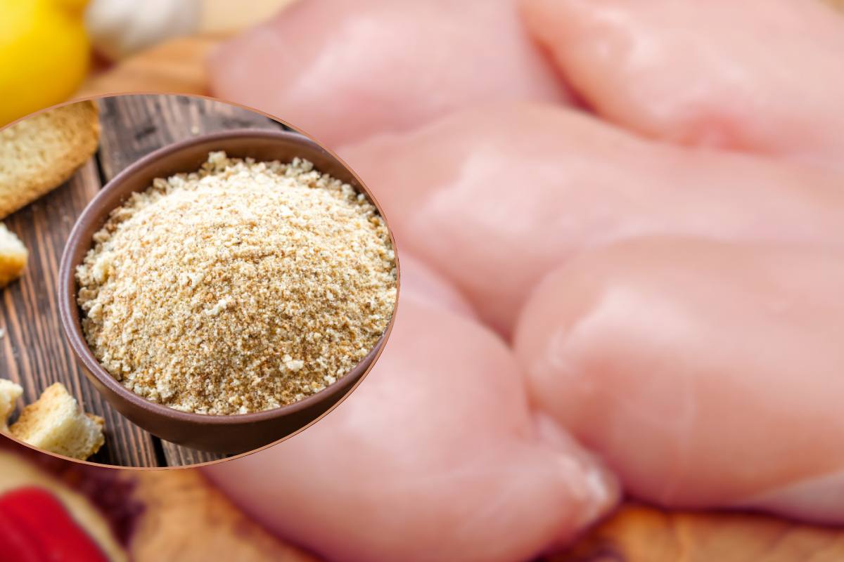 Basta petto di pollo alla piastra! Con questo trucco (e un po’ di pangrattato) viene buonissimo e sempre leggero